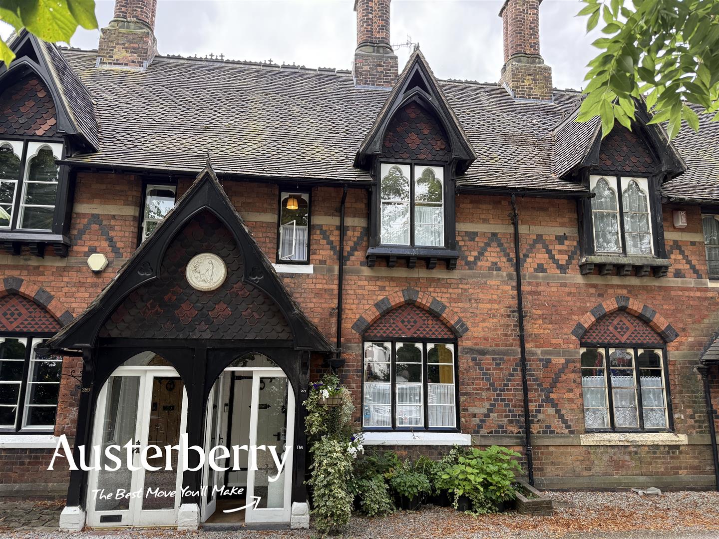 3 bed property in Hartshill Road, Stoke-On-Trent
